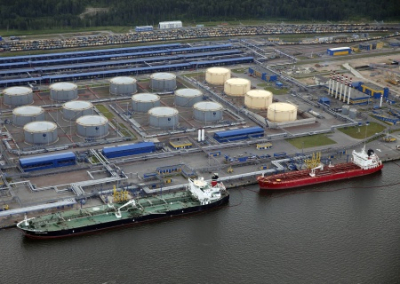 БПЛА ВСУ атаковали порт Усть-Луга на Балтике, Сызранский НПЗ  и Курскую АЭС