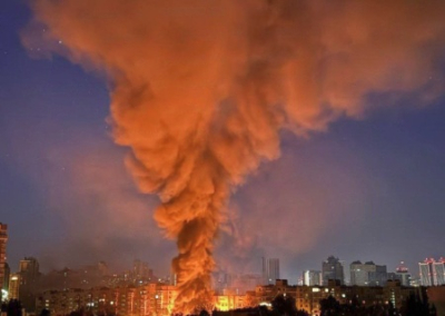 Киев затянуло смогом, с ночи бушуют пожары после массированной атаки ВС РФ
