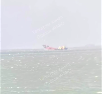 У берегов Одессы тонет сухогруз, возможно, подорвавшись на мине