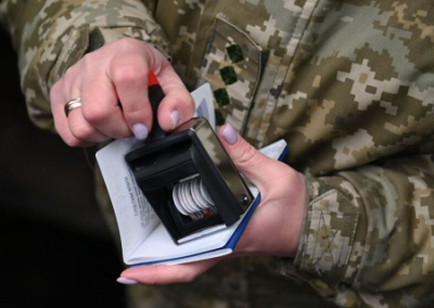 Открытие границ для 18–22-летних парней — очередной пиар Киева? Документы об изменении отсутствуют