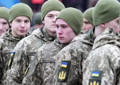 Безуглая расстроена тем, что 18-летних парней не начали отправлять на фронт с самого начала боевых действий
