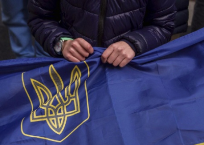 Зеленский выдумал фейк о страданиях по украинскому флагу в Донбассе и Новороссии