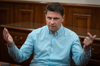 «Позорники вспомнили про украинский народ». Подоляк уверил, что США и РФ не заставят Украину подписать капитуляцию