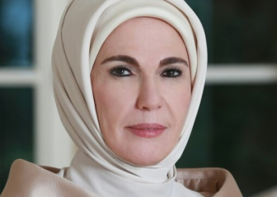 Супруга Эрдогана попросила Меланию Трамп обратить внимание на страдания и мучения детей в Газе