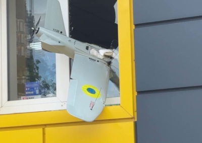 Дрон ВСУ влетел в окно супермаркета в Лисичанске