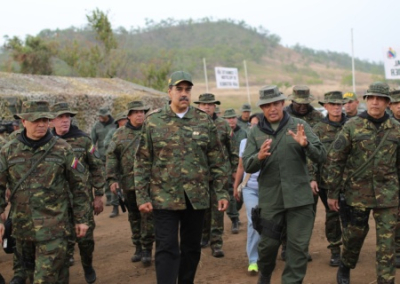 Отношения между США и Венесуэлой накаляются. Мадуро развернул армию в ожидании вторжения США в страну