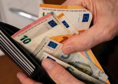 На Украине обложили вывод валюты за границу 50-процентным налогом на ВСУ