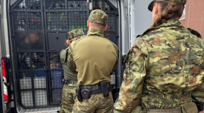 Групповое изнасилование, кража, наркотики. Очередных украинцев и грузина депортировали из Польши