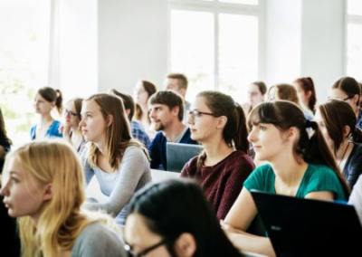 На Украине за 15 лет количество студентов уменьшилось почти в 2 раза