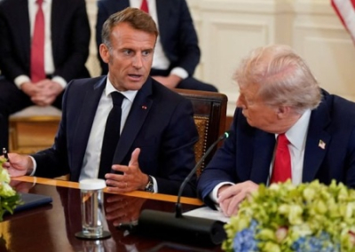 Макрон предложил провести встречу Путина и Зеленского в Швейцарии