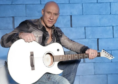 Патриотическое воспитание. В программу российских школ включены песни Шамана, Газманова и Майданова