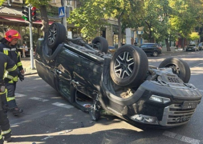 Охранник Порошенко устроил ДТП и угрожал пострадавшей женщине