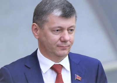 Мерц намерен истощить Россию экономически. Депутат Новиков считает его слишком наивным