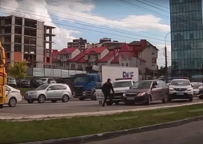 Пьяный сотрудник ТЦК в Тернополе устроил на дороге корриду