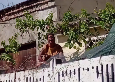 В Одессе женщина залезла на крышу ТЦК, опасаясь за жизнь мобилизованного мужа