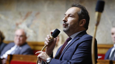 Партия Ле Пен уверена в абсолютном большинстве в случае досрочных выборов в парламент