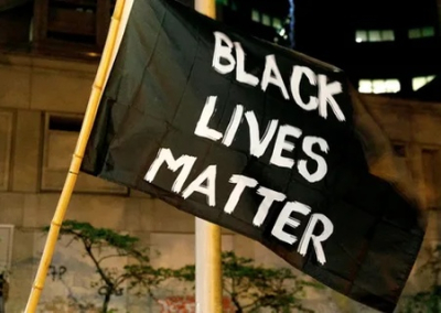 «Как лучше убивать афроамериканцев». Во Львове угрожали участникам презентации книги о движении BLM