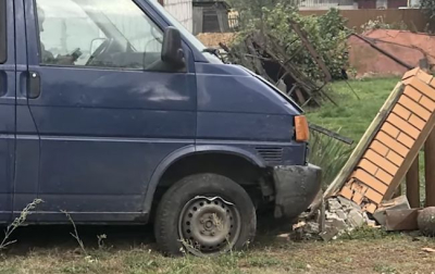 В Ровенской области пьяные сотрудники ТЦК на авто разгромили заборы жителям села