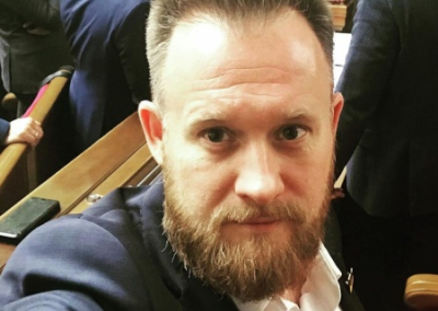 Депутат Рады призвал отправить на фронт полицейских и пенсионеров