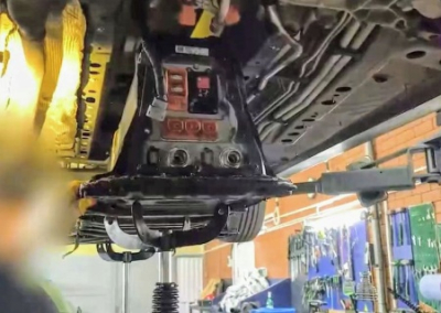 Электромобилям и гибридным авто запретили проезд по Крымскому мосту. Причина - угроза теракта