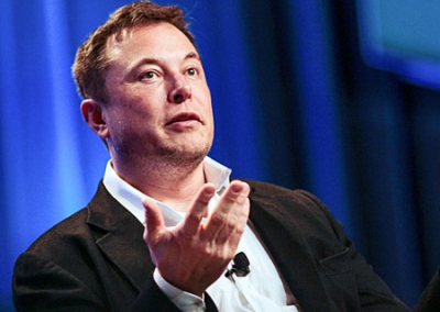 Илон Маск пошел в атаку на премьера Британии за нападки на правые силы: «Стартер - актёр с пустой головой»