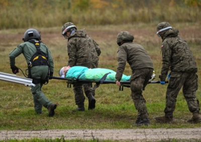 Польские военные готовят гражданских медиков к войне