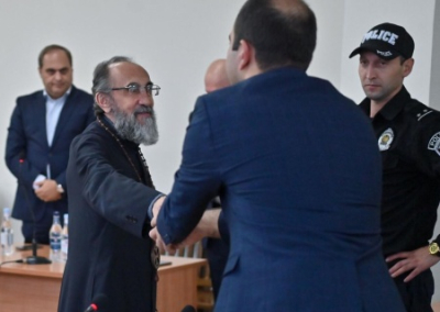 «Сатанинский пиар безбожников самоутвердиться». Политики Армении о приговоре архиепископу Микаэлу Аджапахяну