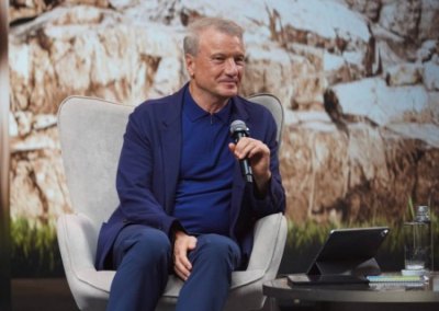 Греф рассказал, кого заменит искусственный интеллект. Собянин поинтересовался, заменит ли ИИ его с Грефом