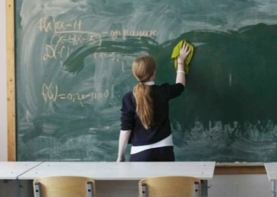 Вассерман против чрезмерного растягивания школьной программы: её можно пройти за 8 лет