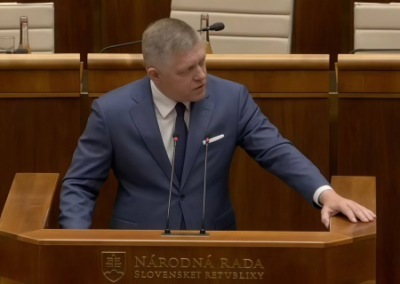 Русские встают на колени только тогда, когда завязывают шнурки — Фицо