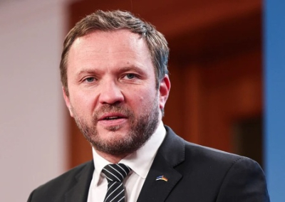 Тщетно оправдывает свои грехи. В Польше и Эстонии раскритиковали Меркель