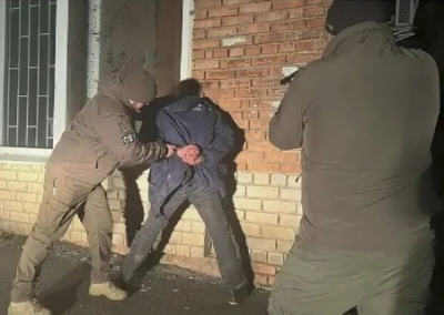 Почтальон и надзиратель на службе у «оккупантов»: спустя годы на Украине продолжают играть в «коллаборацию»