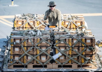 Зеленский: американцы продолжают поставки вооружений на Украину