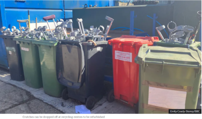 Великобритания пожертвовала Украине более 700 костылей, изготовленных заключёнными из хлама