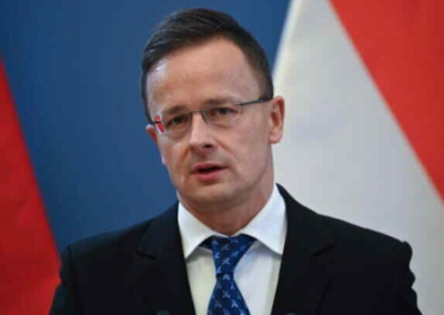 Сийярто обвинил Туска в поддержке терроризма