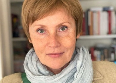 Сбежавшая после начала СВО в ЕС ведущая Первого канала пожаловалась на отсутствие заработка