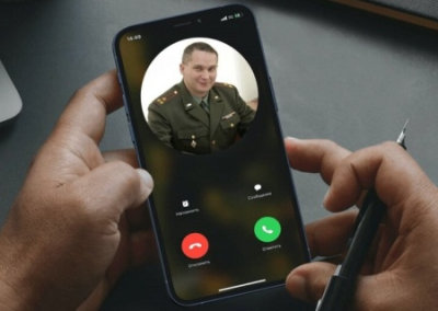 Жителям России начали массово звонить «военкомы»