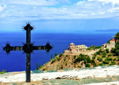 Кирпич за 50 тысяч евро и «ключ от рая». Новый стартап ПЦУ на Афоне