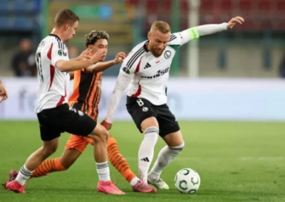 «Мы помним Волынь»: фанаты варшавской «Легии» бойкотировали матч с «Шахтером»