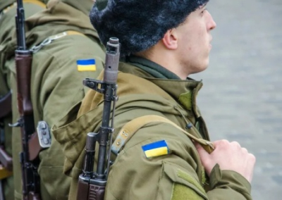 На Украине задумали создать контрактную армию