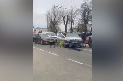 Хроники произвола ТЦК: в Виннице машина дважды сбила человека, а в Тернополе задержанный вылетел с пятого этажа