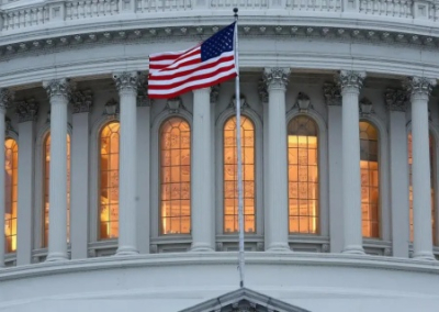 В США преодолели рекордный шатдаун. Работа правительства продолжится