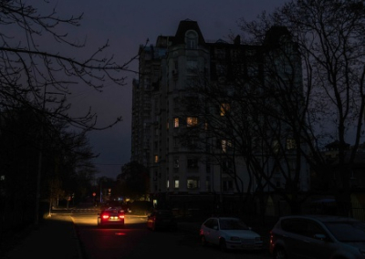 С каждым обстрелом становится сложнее. 21 ноября украинцы будут без света до 17 часов