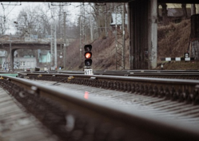 Угроза безопасности: Латвия призывает соседей демонтировать рельсы в РФ