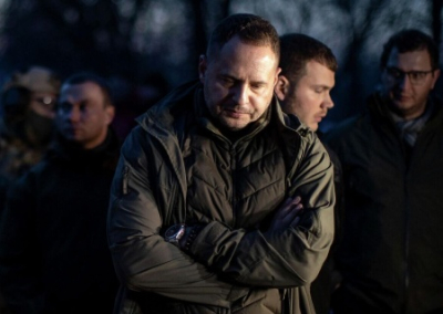 «Ермак прячется от следственных действий НАБУ». Подельник Зеленского якобы отправился на фронт