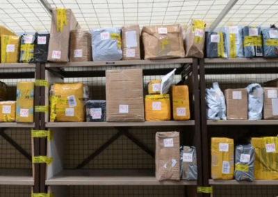 НБУ предлагает латать дыры в бюджете налогом на международные посылки до 150 евро и предметы роскоши