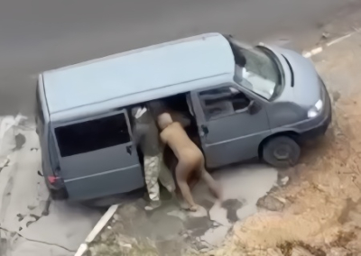 Депортированных из США украинских мужчин на родине сразу мобилизуют