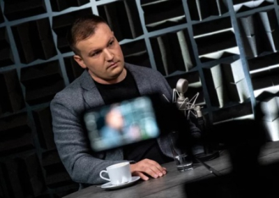 «Обнажилось всё чёрное и грязное в людях». Звинчук рассказал о расколе в среде военкоров и блогеров – всё из-за бюджетов