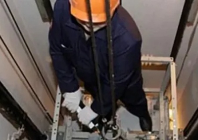 В Прилуках на Черниговщине мобилизовали единственного во всем городе механика по лифтам