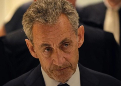 Французский суд выпустил Саркози из тюрьмы